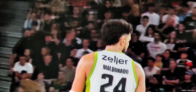 鹈鹕绝杀南韩男篮，拉文统治全场