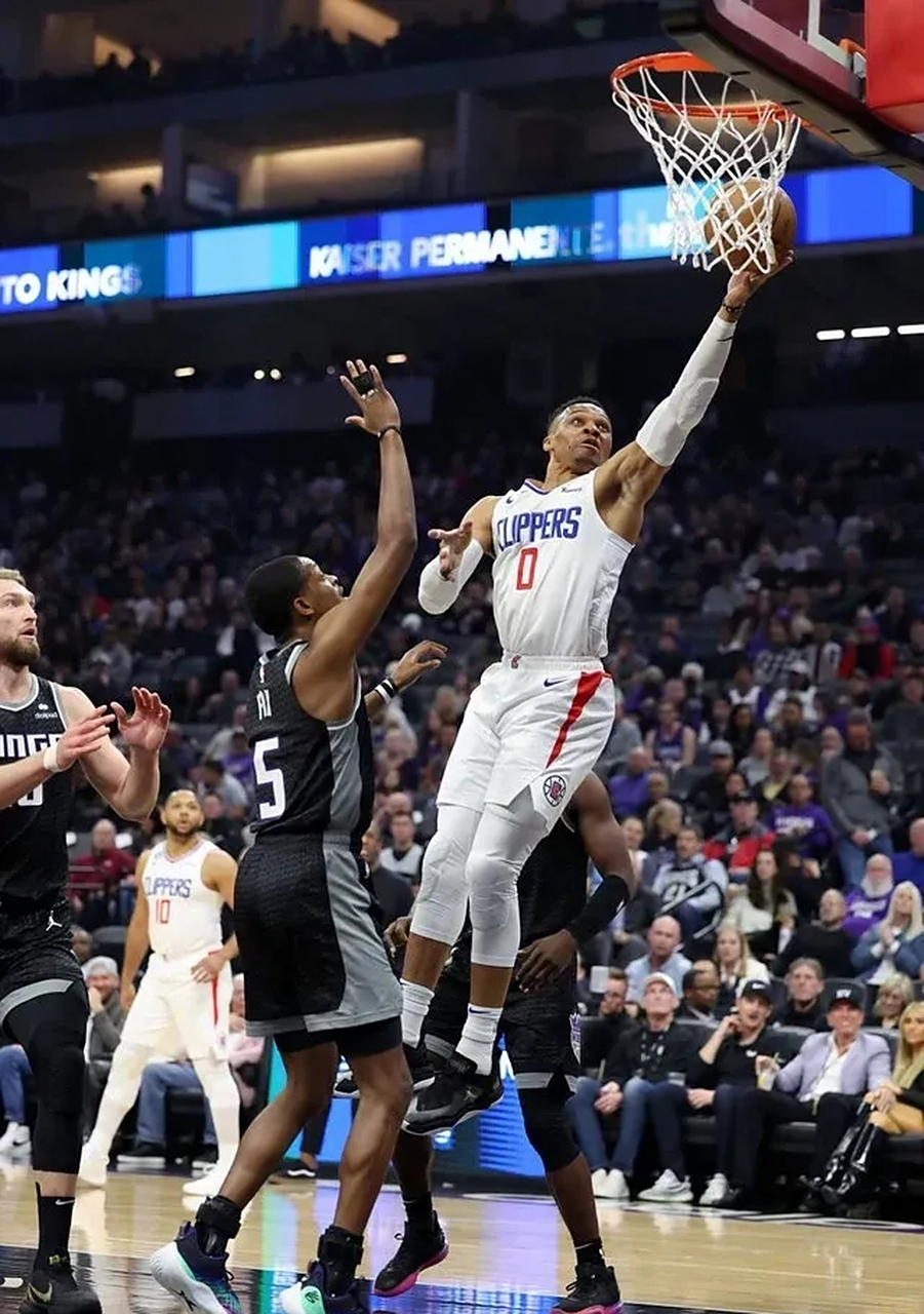 国王碾压中国男篮，乔治关键制胜