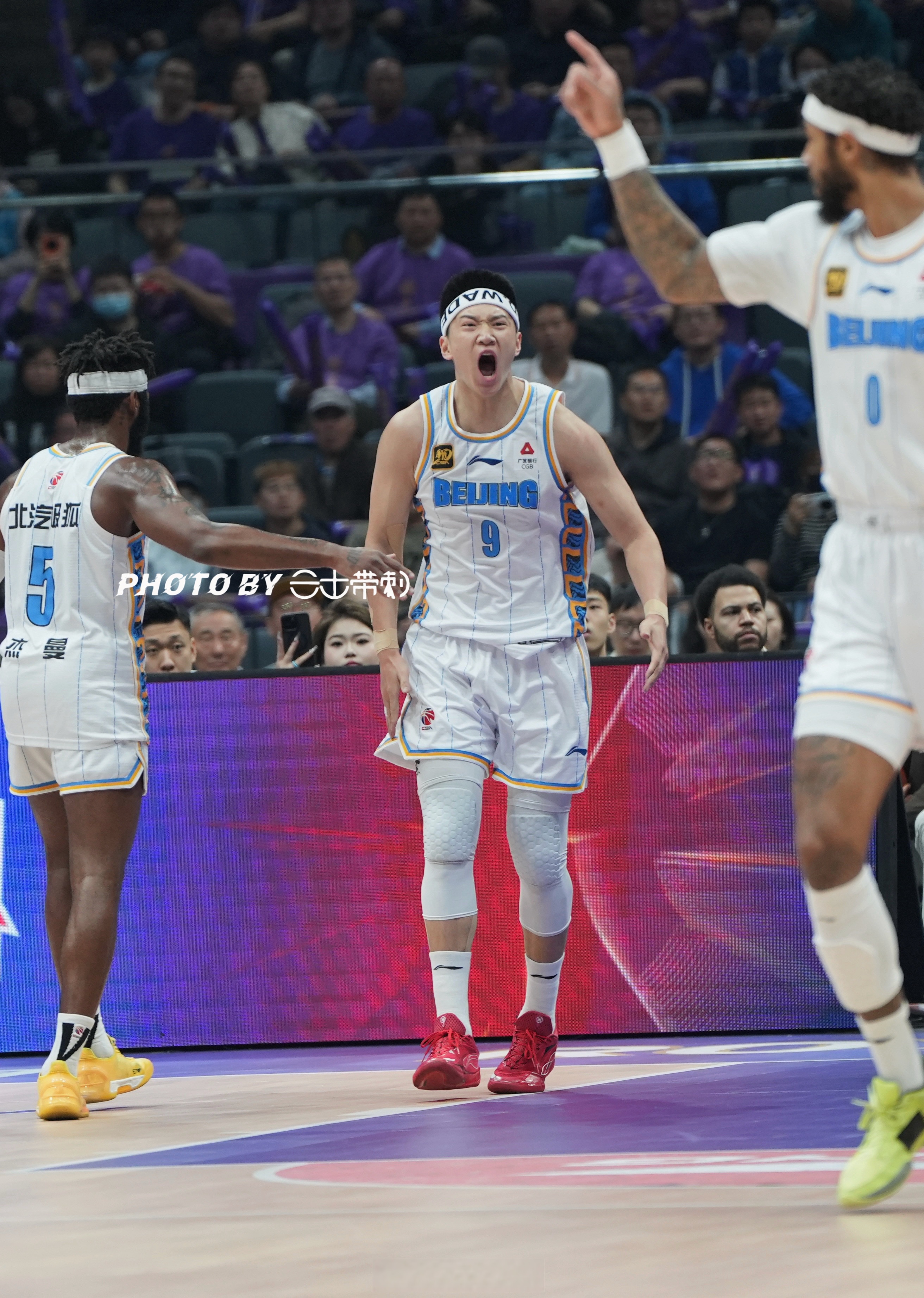 北京队逆转鹈鹕，布伦森高光表现