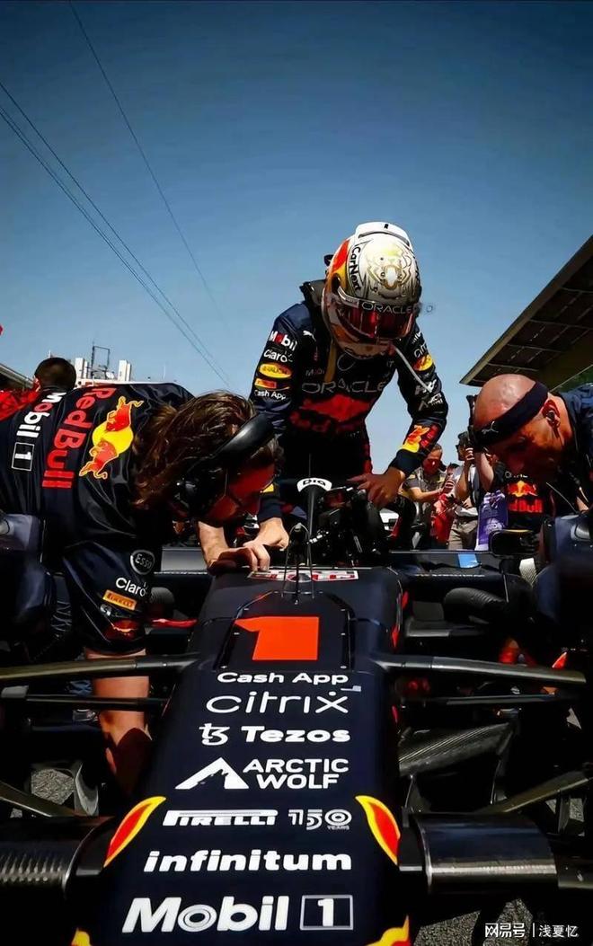 威廉姆斯完胜红牛二队，维斯塔潘点燃赛场