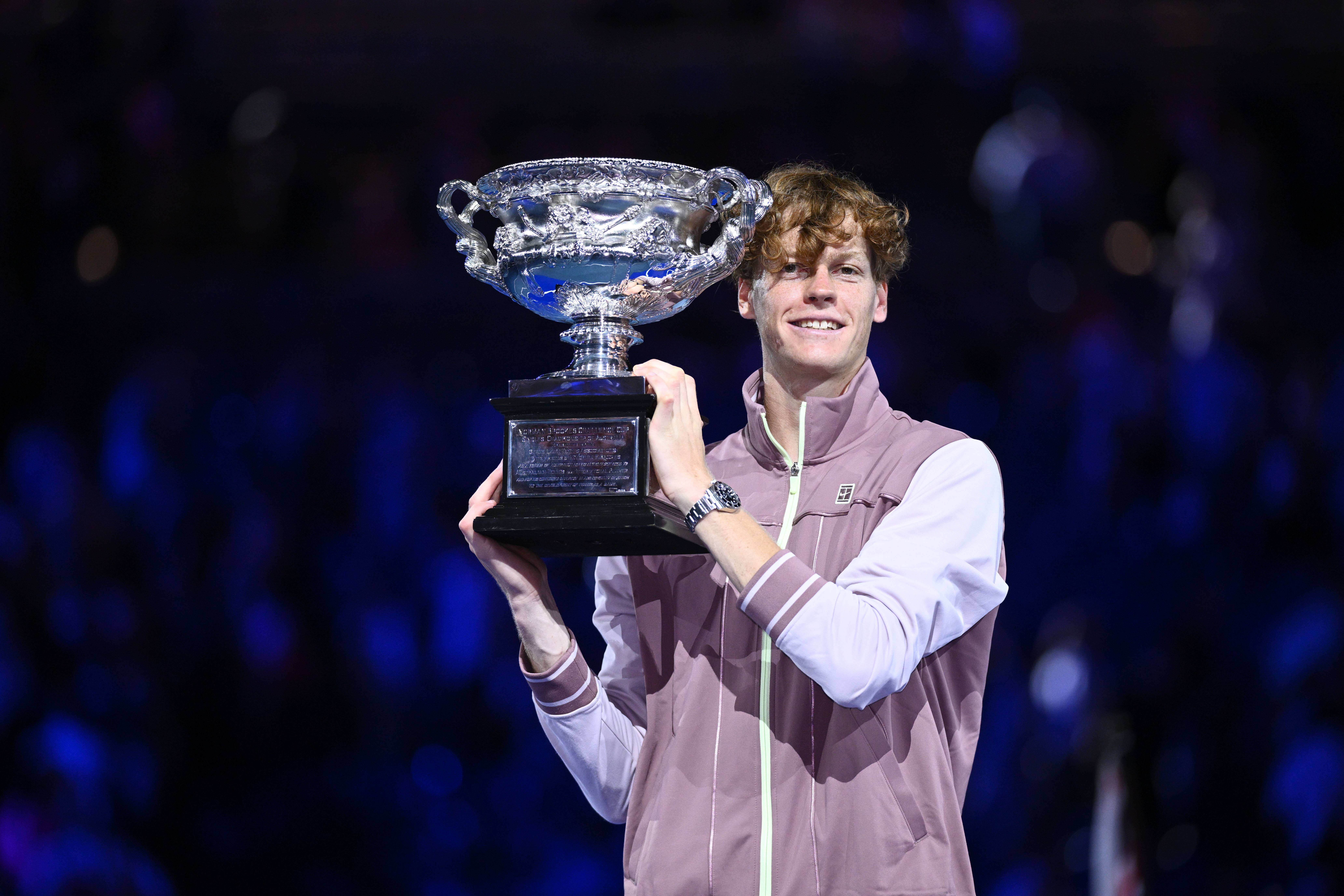 爱游戏娱乐-澳网横扫年终总决赛，辛纳刷新纪录