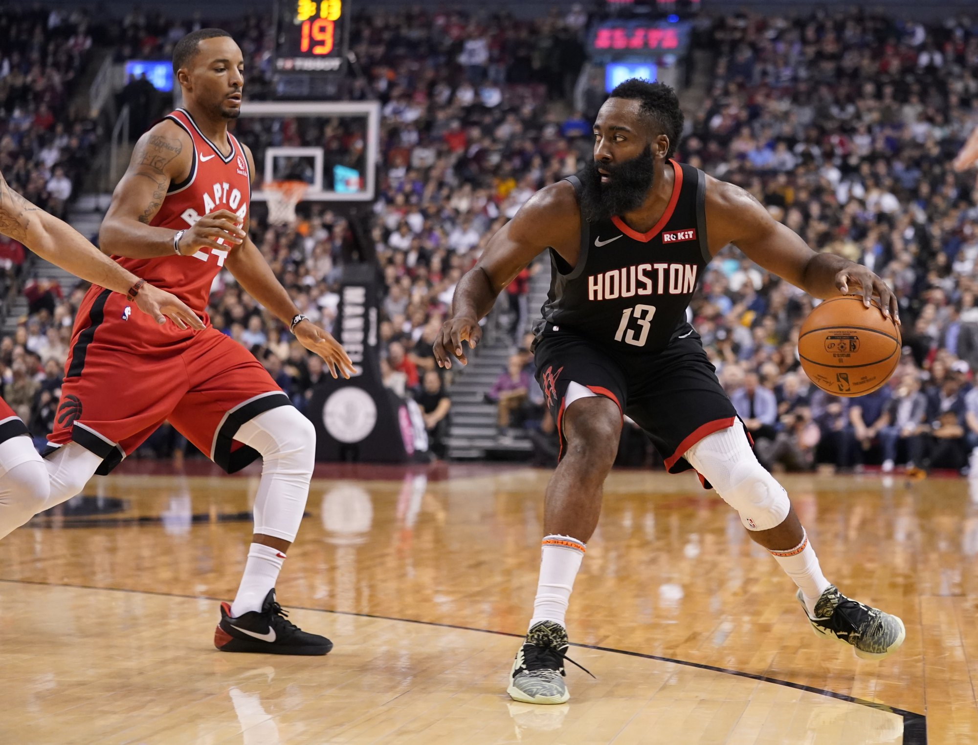 火箭完胜猛龙，易建联惊艳四座