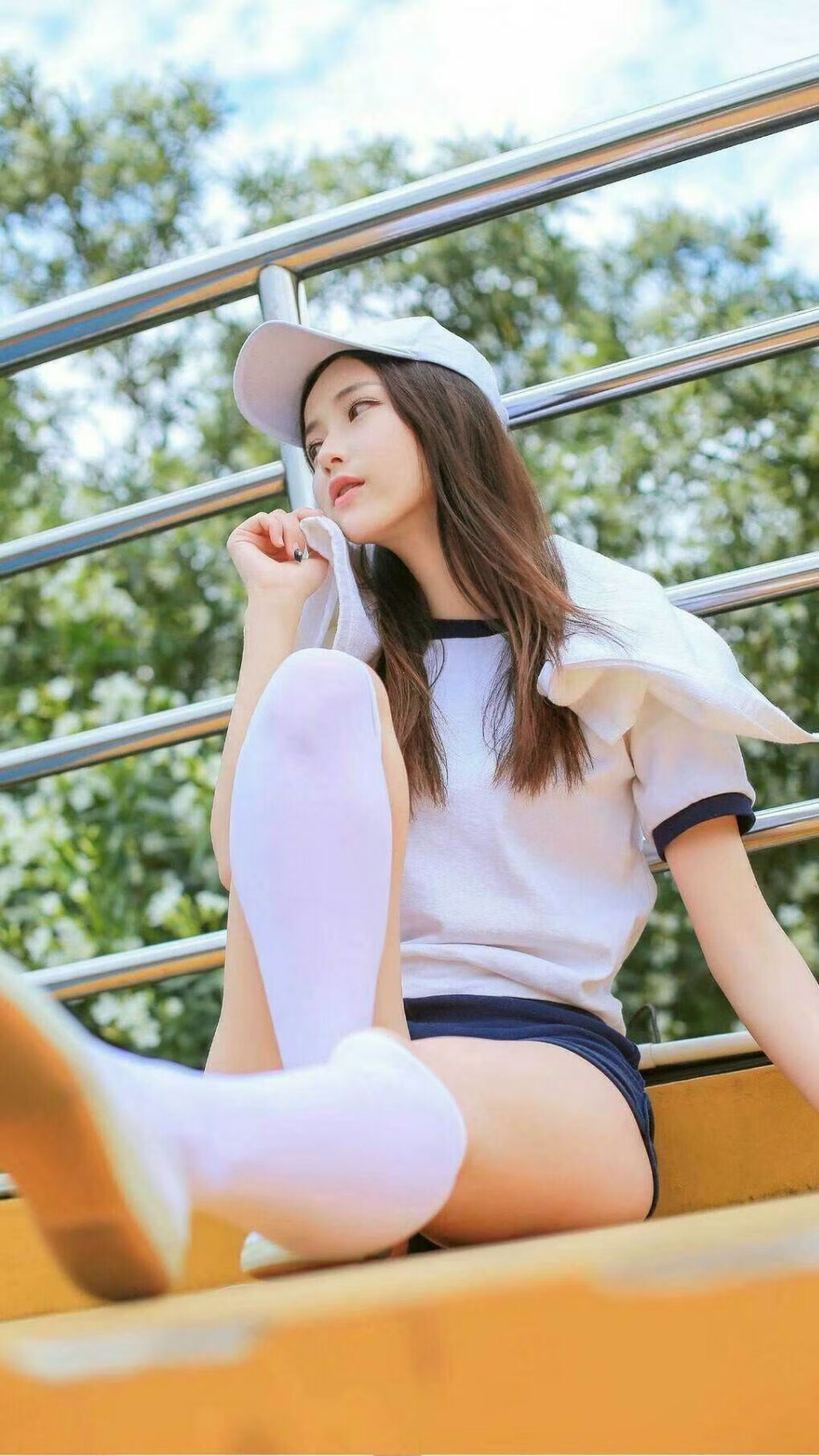 王者独舞，当米切尔在F1街道赛之夜写下无争议的统治宣言